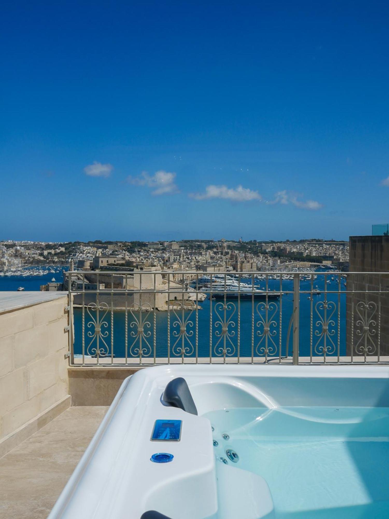 Battery House Hotell Valletta Rum bild